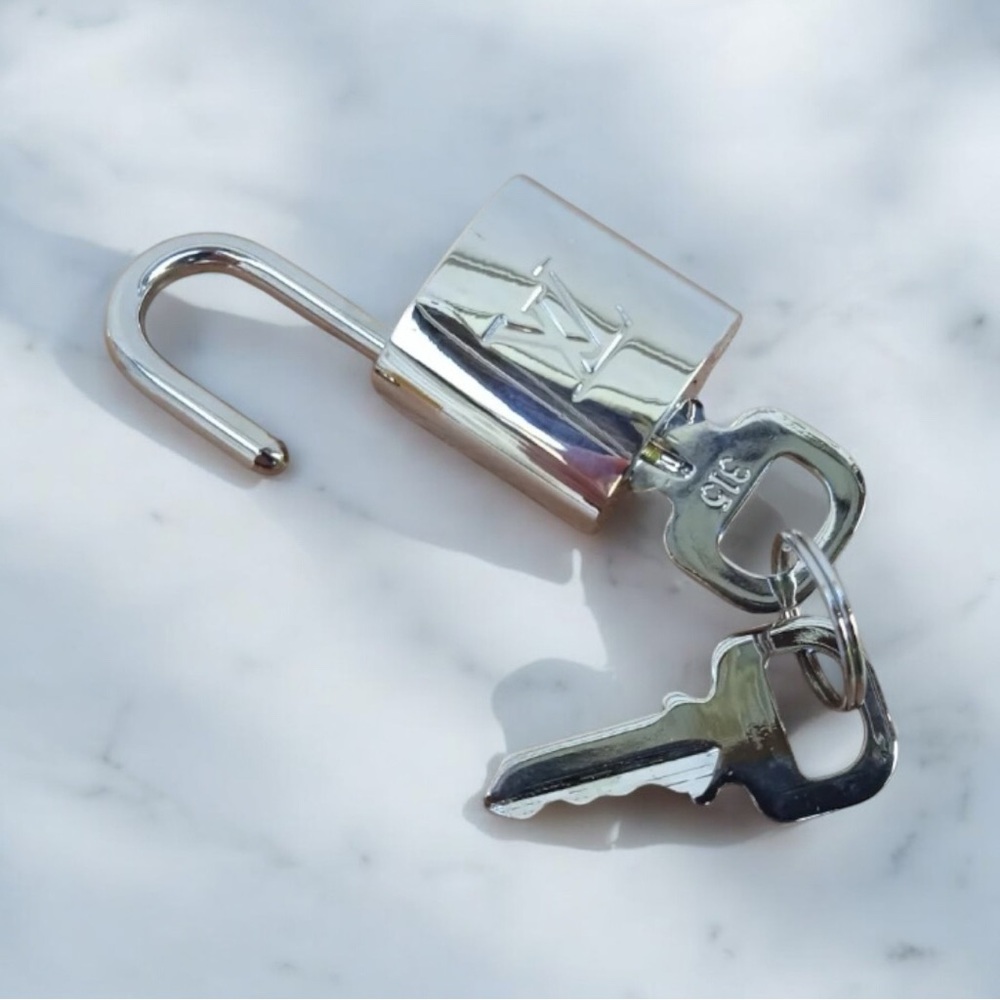 LAST ONE! Louis Vuitton PadLock Lock & 2 Keys Brass Shiny Silver Number 315 - Picture 6 of 8